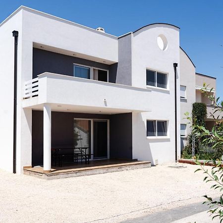 Station 22 - Brand New Apartment With A Terrace And Private Parking Vir Bagian luar foto