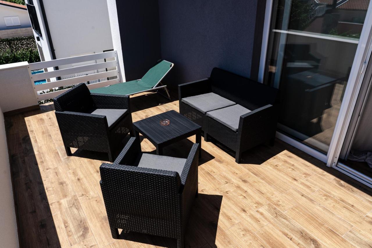 Station 22 - Brand New Apartment With A Terrace And Private Parking Vir Bagian luar foto