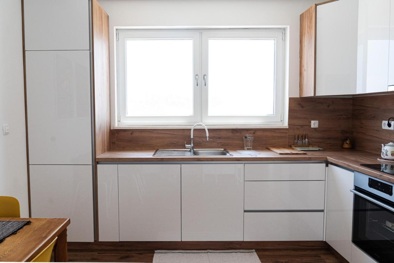 Station 22 - Brand New Apartment With A Terrace And Private Parking Vir Bagian luar foto