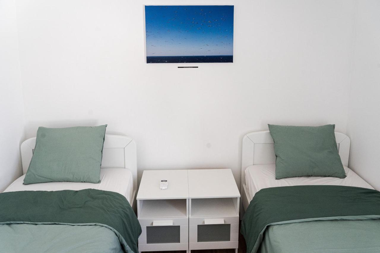 Station 22 - Brand New Apartment With A Terrace And Private Parking Vir Bagian luar foto