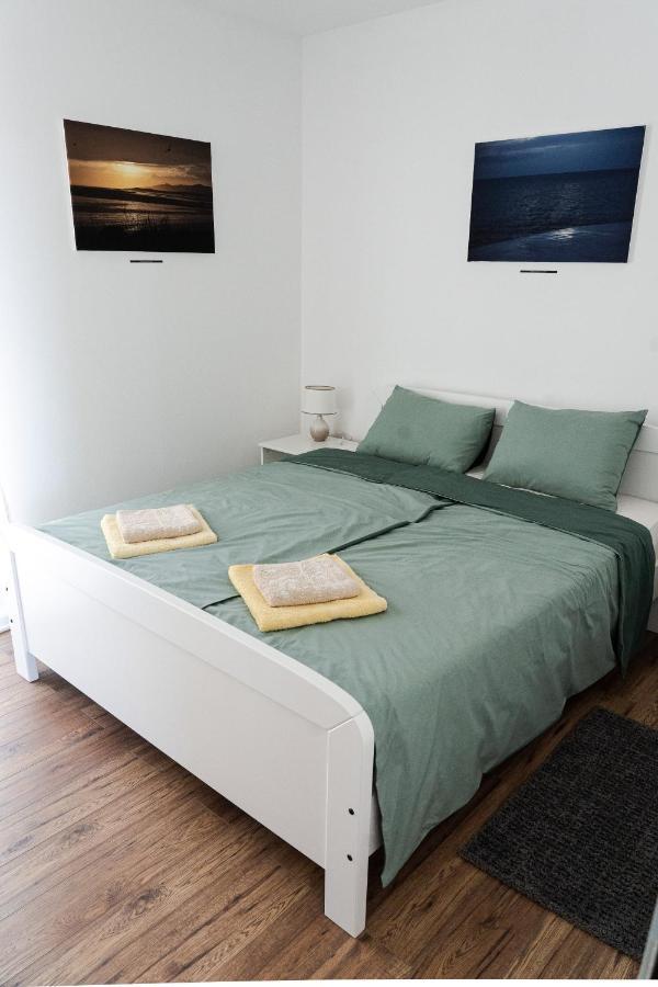 Station 22 - Brand New Apartment With A Terrace And Private Parking Vir Bagian luar foto